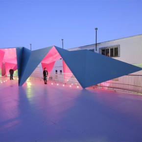 设计师Julio Barreno为孩子们打造的粉色操场