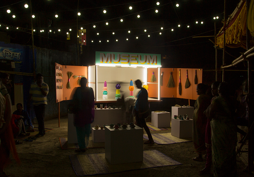 达拉维流动设计博物馆展出当地手工艺品